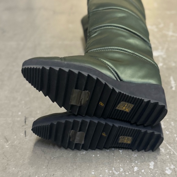 Jeffrey Campbell Squall Dark Green Winter Boots
Size 8 - Picture 6 of 10